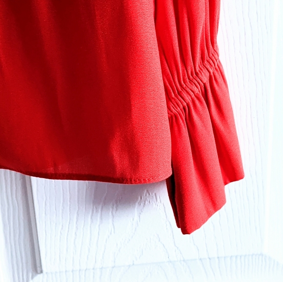 H&M Red Keyhole Long Bell Sleeve Party or Everyday Blouse w Top Button. 2. HP! - Picture 14 of 15
